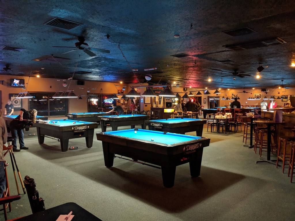 Starships Billiards & The Enterprise Grill | restaurant | 3015 Grand Prix Dr, Decatur, IL 62526, USA | 2178728882 OR +1 217-872-8882