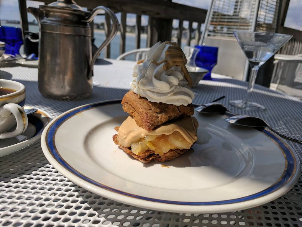 Anthonys Pier 4 Cafe | cafe | 153 Humphrey St, Swampscott, MA 01907, USA | 7815955735 OR +1 781-595-5735