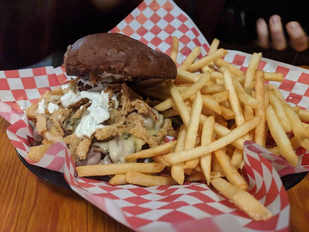 Bulls Horn Food and Drink | restaurant | 4563 S 34th Ave, Minneapolis, MN 55406, USA | 6122081378 OR +1 612-208-1378