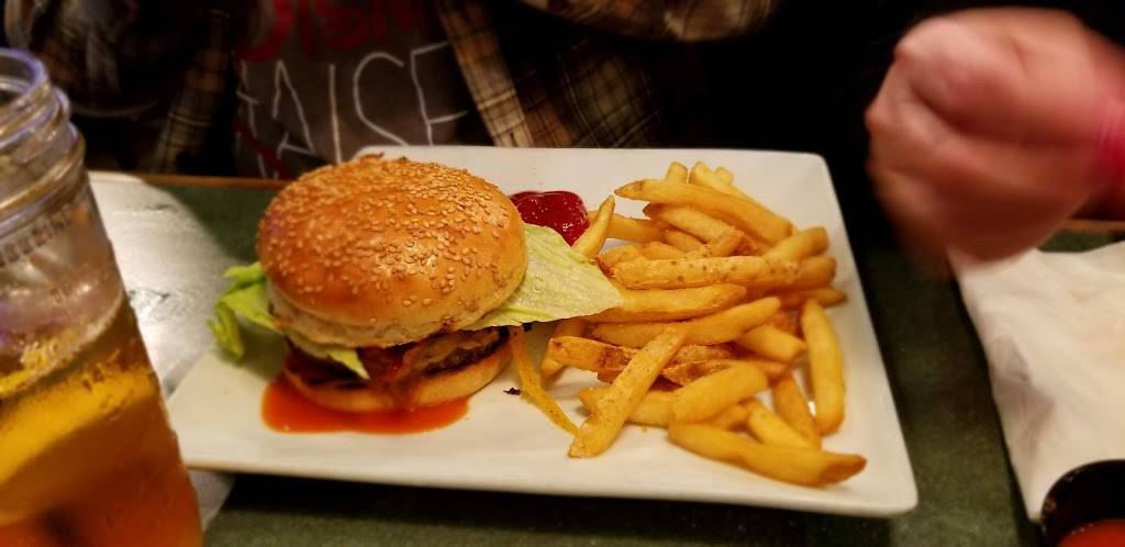 The Greene Turtle Sports Bar & Grille | restaurant | 700 Hempstead Turnpike, Franklin Square, NY 11010, USA | 5167439700 OR +1 516-743-9700