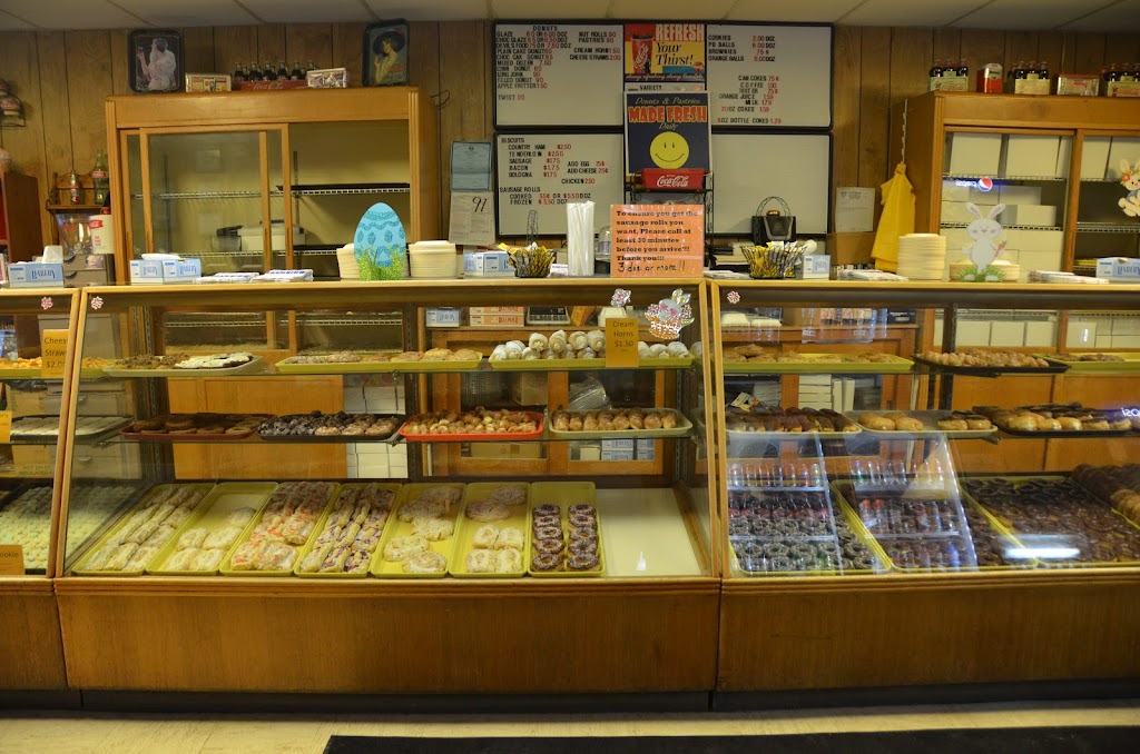 Variety Bake Shop | bakery | 108 E Peachtree St, Scottsboro, AL 35768, USA | 2565742424 OR +1 256-574-2424