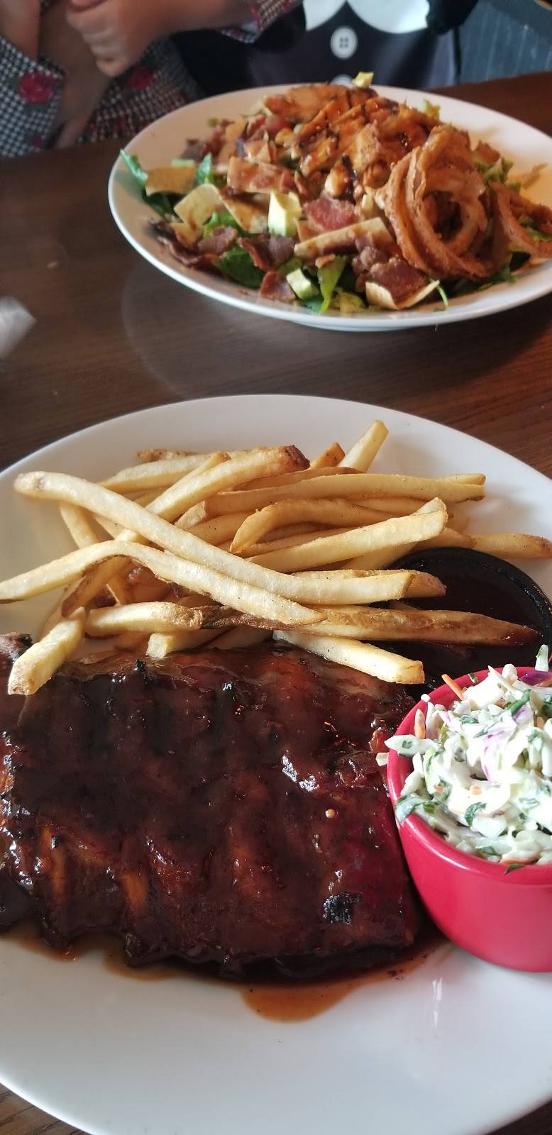 TGI Fridays | restaurant | 401 Gills Lane, Iselin, NJ 08830, USA | 7326361537 OR +1 732-636-1537