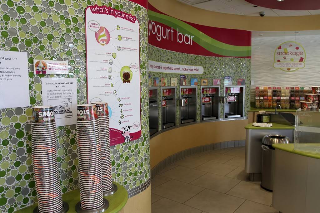 Menchies Frozen Yogurt | bakery | 16645 Sierra Lakes Pkwy, Fontana, CA 92336, USA | 9098543605 OR +1 909-854-3605