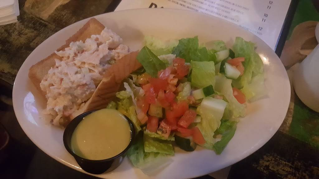 Capitol Lounge | restaurant | 229 Pennsylvania Ave SE, Washington, DC 20003, USA | 2025472098 OR +1 202-547-2098