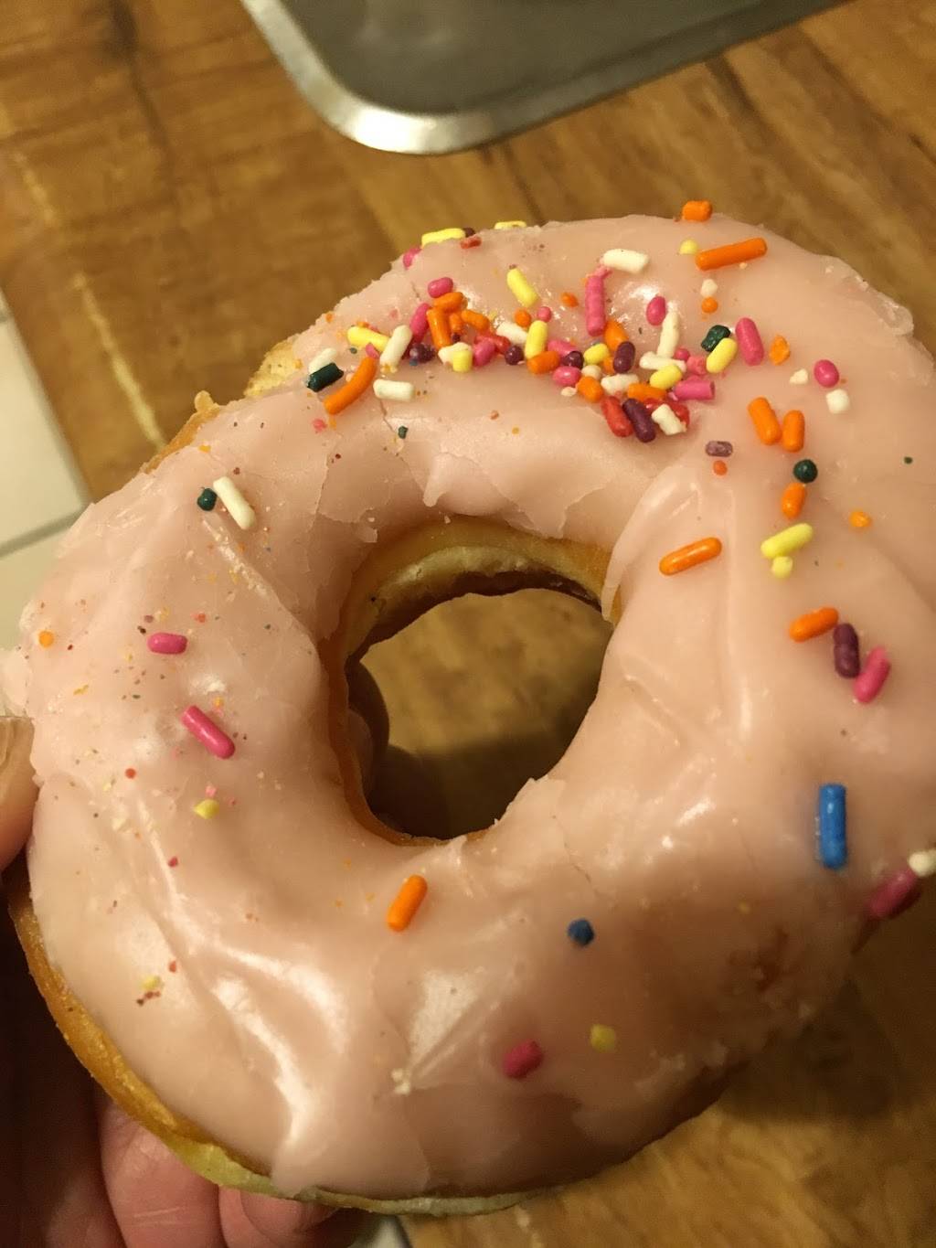 Dunkin | cafe | 1614 Crenshaw Blvd, Los Angeles, CA 90019, USA | 3236417445 OR +1 323-641-7445