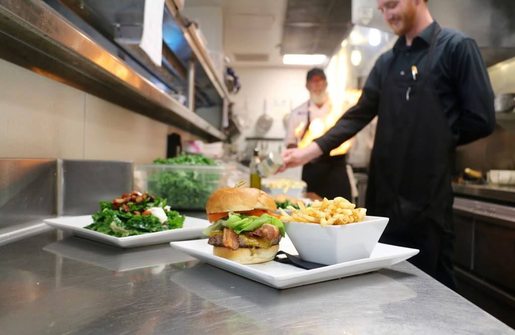 Ocean View Bar & Grill | restaurant | 710 Camino Del Mar, Del Mar, CA 92014, USA | 8587551501 OR +1 858-755-1501