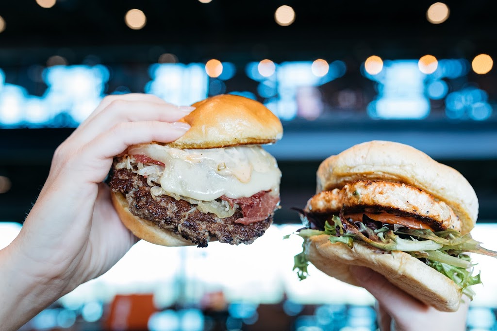 Burger Shed at Embassy Suites Olathe | restaurant | 10401 S Ridgeview Rd, Olathe, KS 66061, USA | 9133539335 OR +1 913-353-9335