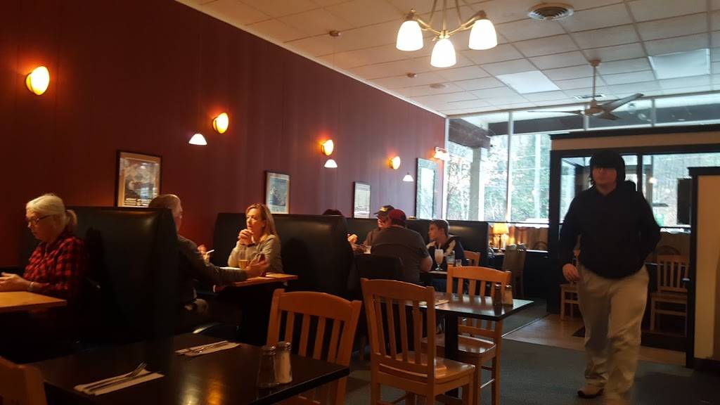 The New American Grill | restaurant | 5700 VT-100, Londonderry, VT 05148, USA | 8028249844 OR +1 802-824-9844