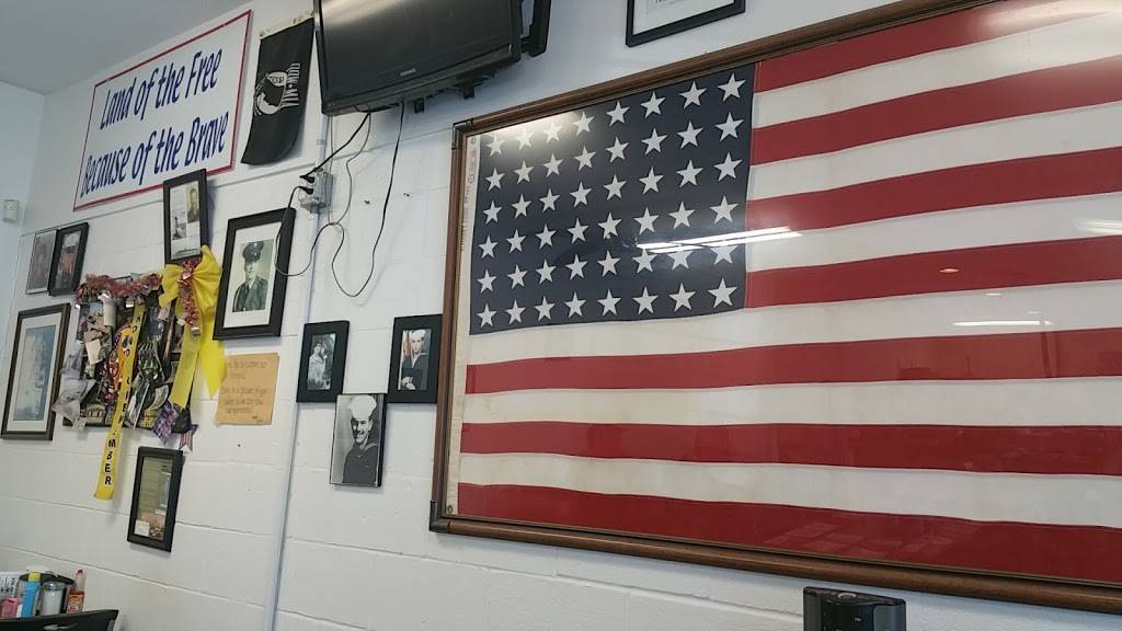 Badin Lake Family Restaurant | restaurant | 2507 Blaine Rd, New London, NC 28127, USA | 3364612660 OR +1 336-461-2660