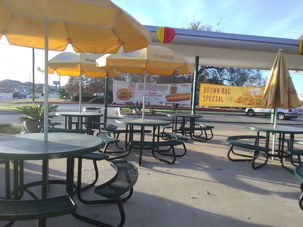 Sonic Drive-In | restaurant | 10885 Fm 471 West, San Antonio, TX 78253, USA | 2106882555 OR +1 210-688-2555