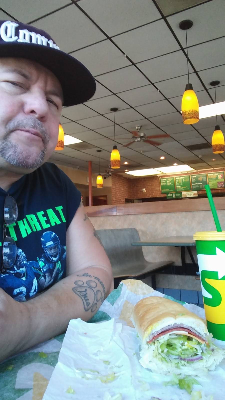 Subway | meal takeaway | 10406 16th Ave SW, Seattle, WA 98146, USA | 2067678917 OR +1 206-767-8917