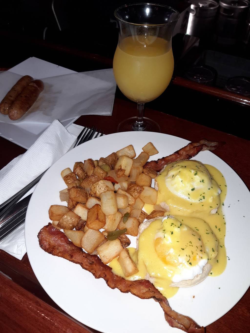 World of Beer | restaurant | 306 Hiawatha Blvd W, Syracuse, NY 13204, USA | 3154222330 OR +1 315-422-2330