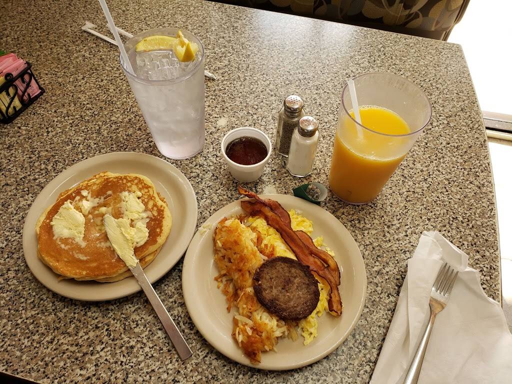 Ginger Browns Old Tyme Restaurant & Bakery | cafe | 6312 Jacksboro Hwy, Lake Worth, TX 76135, USA | 8172372114 OR +1 817-237-2114