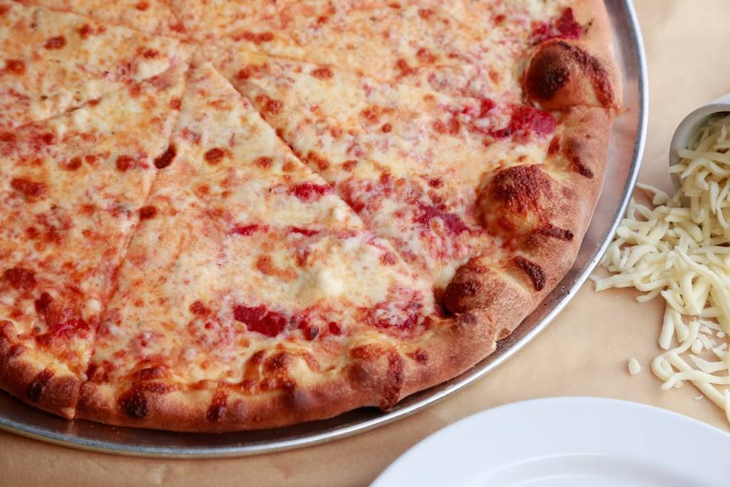 Pies & Pints | restaurant | 13901 Town Center Blvd Suite 100, Noblesville, IN 46060, USA | 3177747437 OR +1 317-774-7437