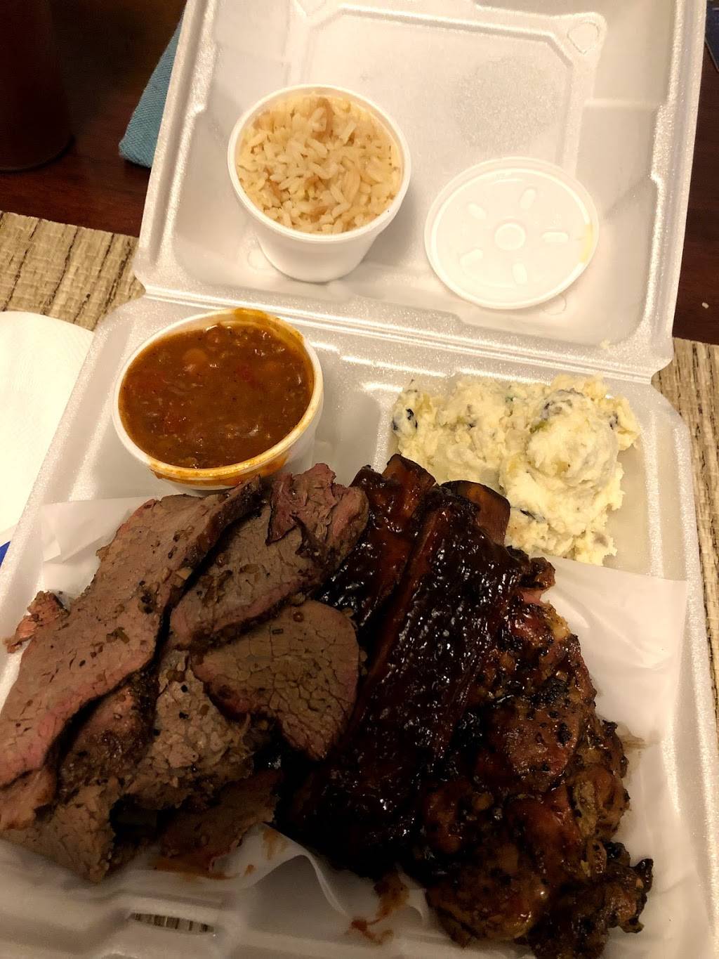 Don’t Bite The Bone BBQ | restaurant | 1150 E El Monte Way, Dinuba, CA 93618, USA | 5598698722 OR +1 559-869-8722