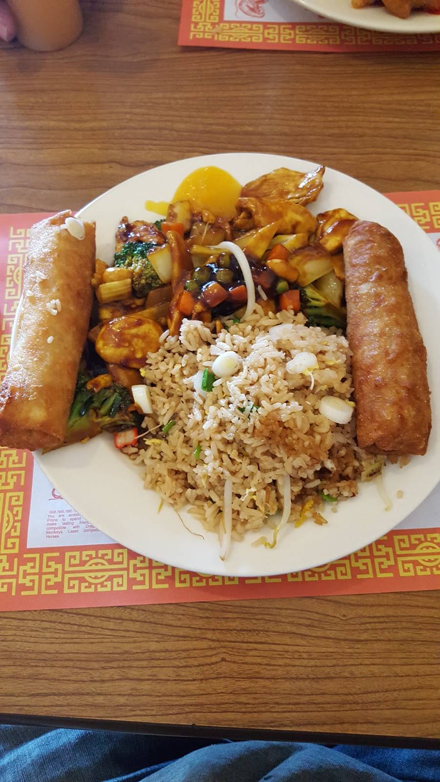 Golden Crown Chinese Restaurant | restaurant | 2292 Kresge Dr, Amherst, OH 44001, USA | 4409602299 OR +1 440-960-2299