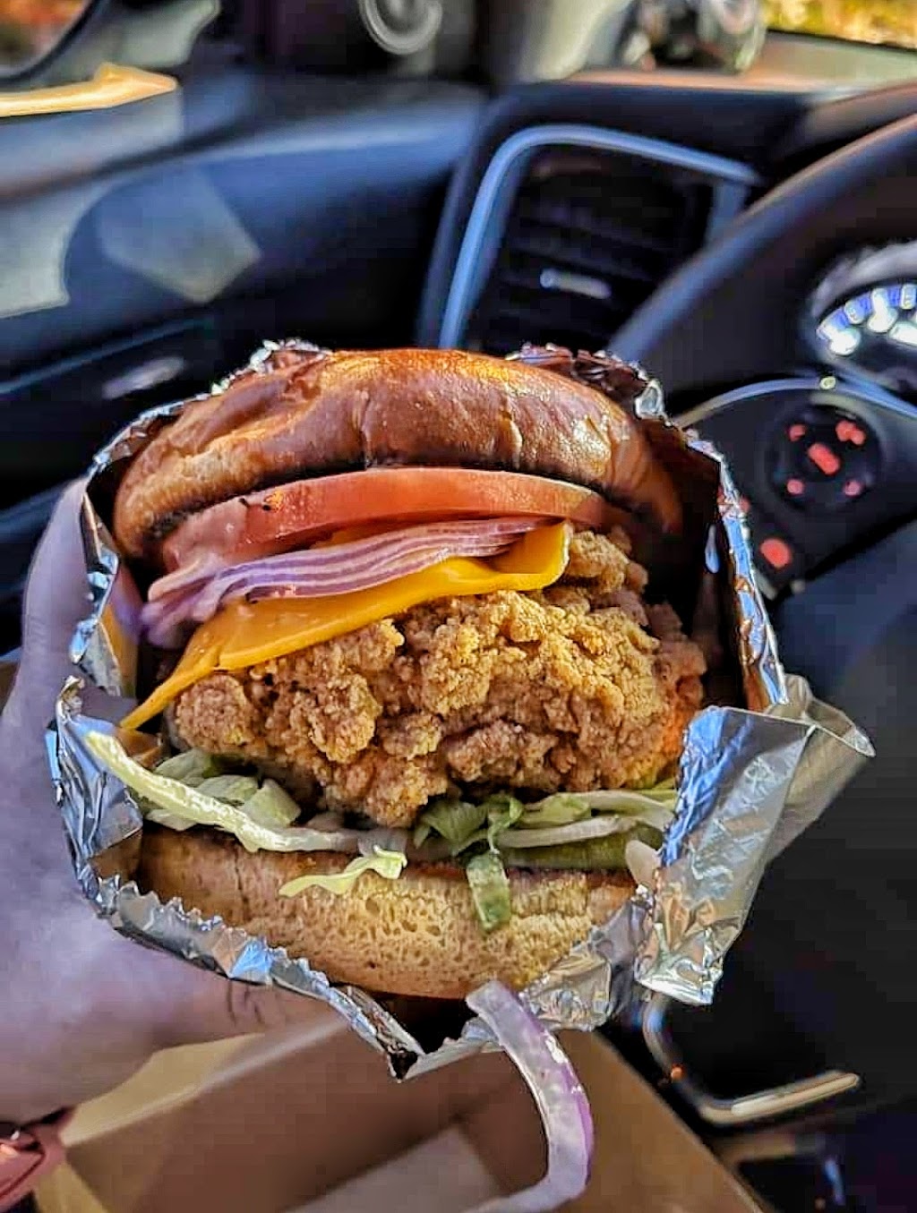 Burgeezy | restaurant | 2442 Central Ave, Indianapolis, IN 46205, USA | 3177825154 OR +1 317-782-5154