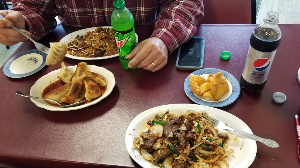 House of Chen | restaurant | 9751 St Charles Rock Rd, St. Louis, MO 63114, USA | 3144235443 OR +1 314-423-5443