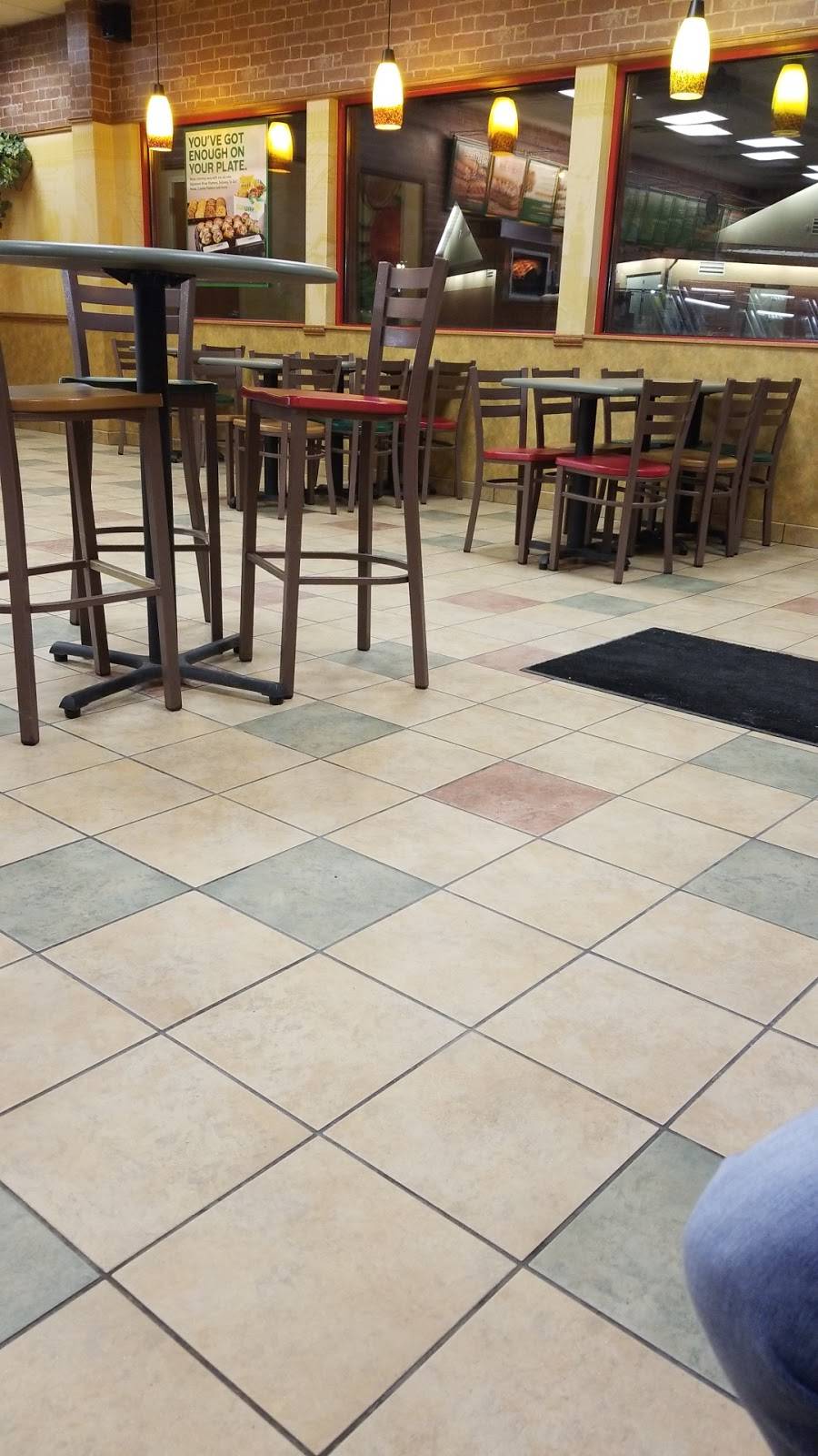 Subway | restaurant | 809 Short St, Decorah, IA 52101, USA | 5633825666 OR +1 563-382-5666