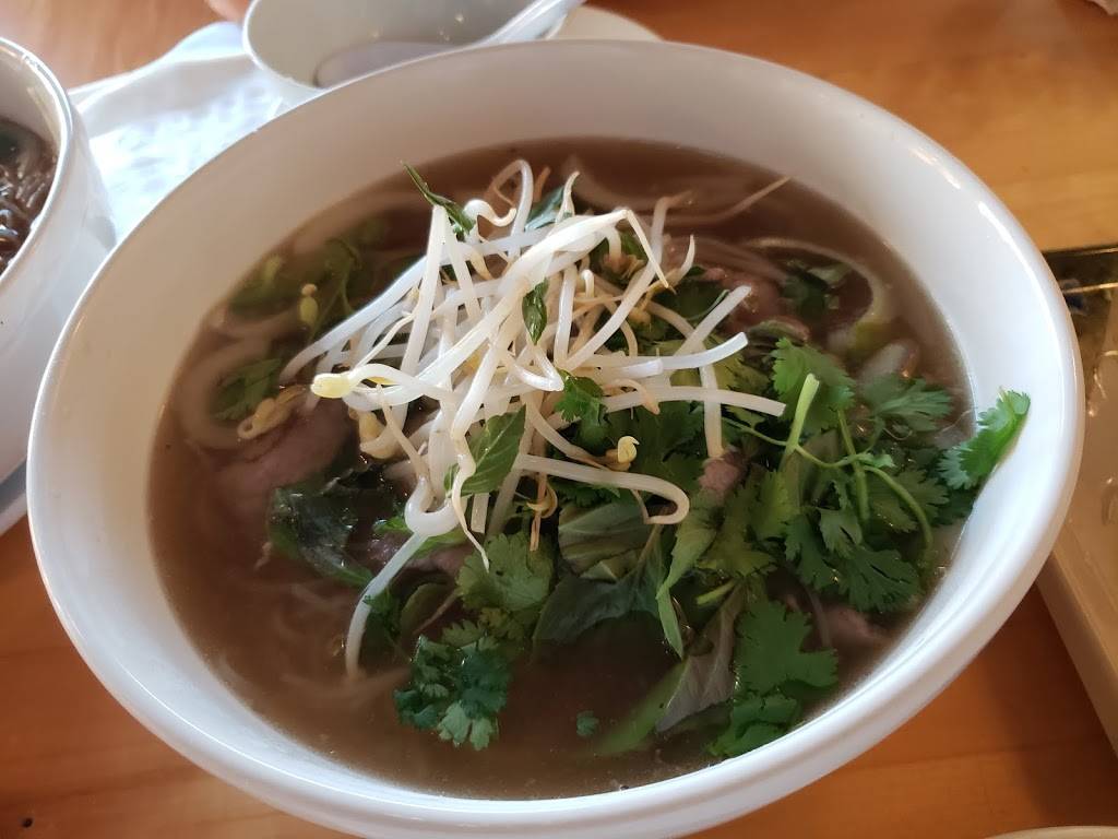 Lis Noodles | restaurant | 10915 Monroe Rd Suite F, Matthews, NC 28105, USA | 7042468978 OR +1 704-246-8978