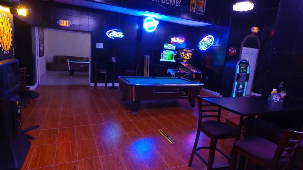 Arcadia Bar & Grill | restaurant | 215 E Walworth Ave #1, Delavan, WI 53115, USA | 2627256459 OR +1 262-725-6459