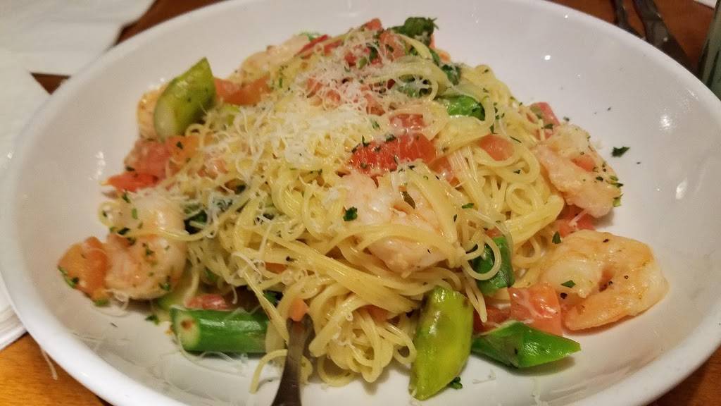 Olive Garden Italian Restaurant | meal takeaway | 1441 New Britain Ave, West Hartford, CT 06110, USA | 8605219049 OR +1 860-521-9049