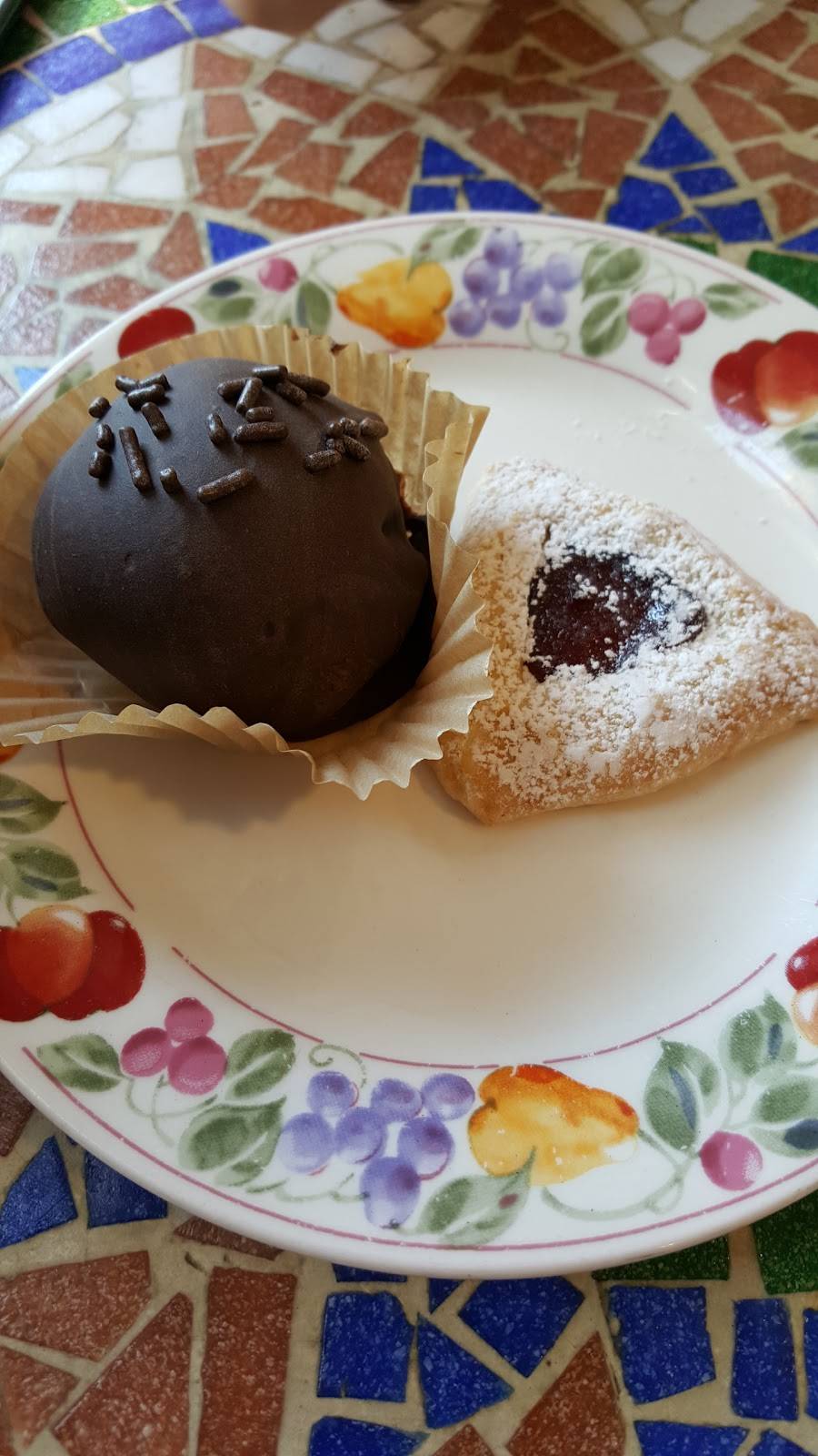 Chocollage | cafe | 200 College Pl, Norfolk, VA 23510, USA | 7575335335 OR +1 757-533-5335