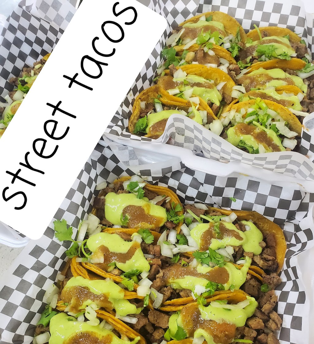 Chingones tacos and munchies | restaurant | 124 W Barioni Blvd, Imperial, CA 92251, USA | 7605546544 OR +1 760-554-6544