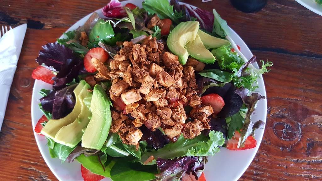 Flattop Pizza + Pool | restaurant | 600 W 6th Ave, Anchorage, AK 99501, USA | 9076777665 OR +1 907-677-7665