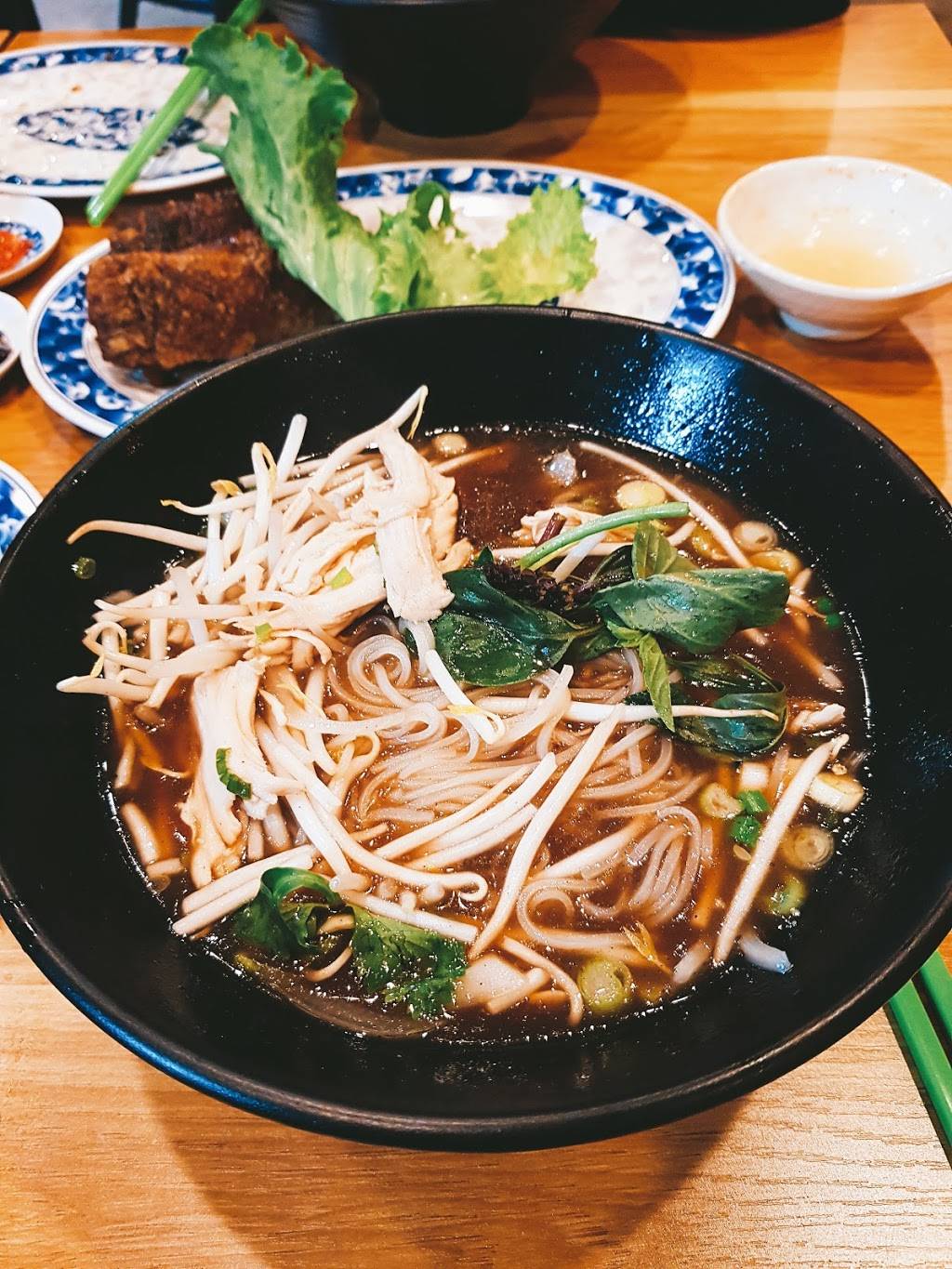 Camp Pho | restaurant | 715 Lincoln Blvd, Venice, CA 90291, USA | 3103928889 OR +1 310-392-8889
