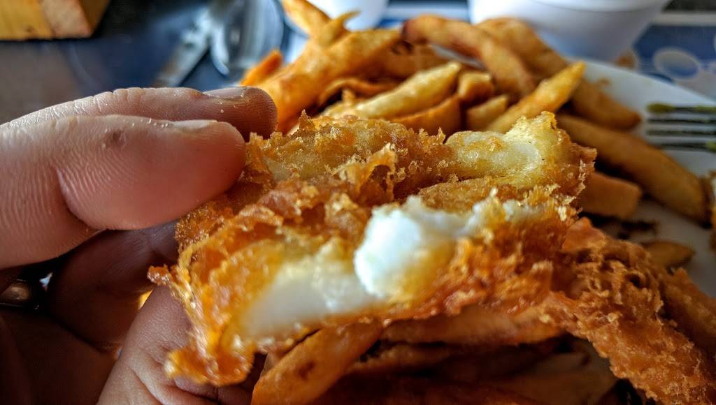 Harrys Fish & Chips | restaurant | 1138 Fennell Ave E, Hamilton, ON L8T 1S5, Canada | 9053830074 OR +1 905-383-0074