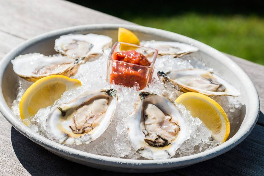 Stripers Waterside Restaurant | restaurant | 133 Ocean Ave, Kennebunkport, ME 04046, USA | 2079673118 OR +1 207-967-3118