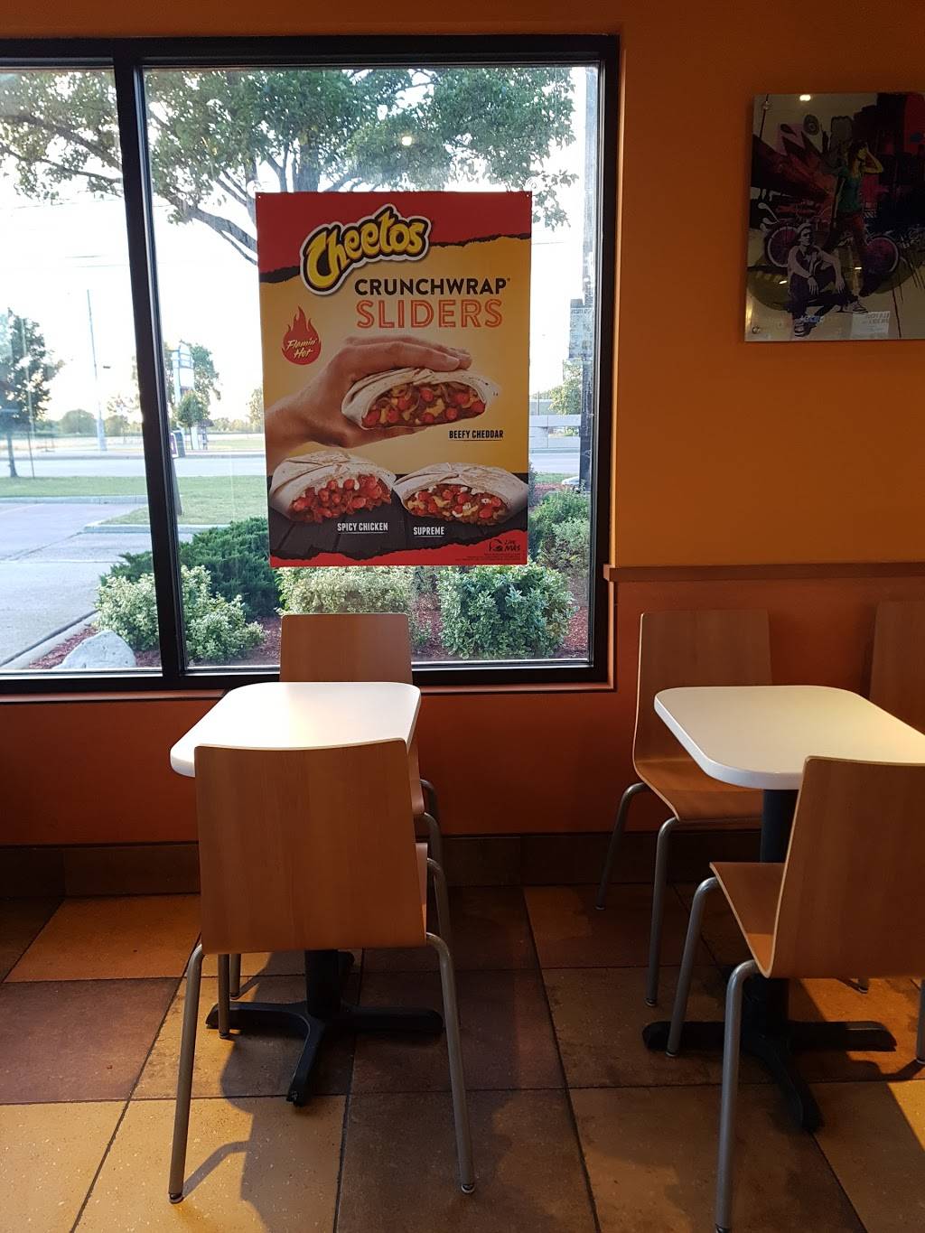Taco Bell | meal takeaway | 6707 Tecumseh Rd E, Windsor, ON N8T 1E7, Canada | 5199483425 OR +1 519-948-3425