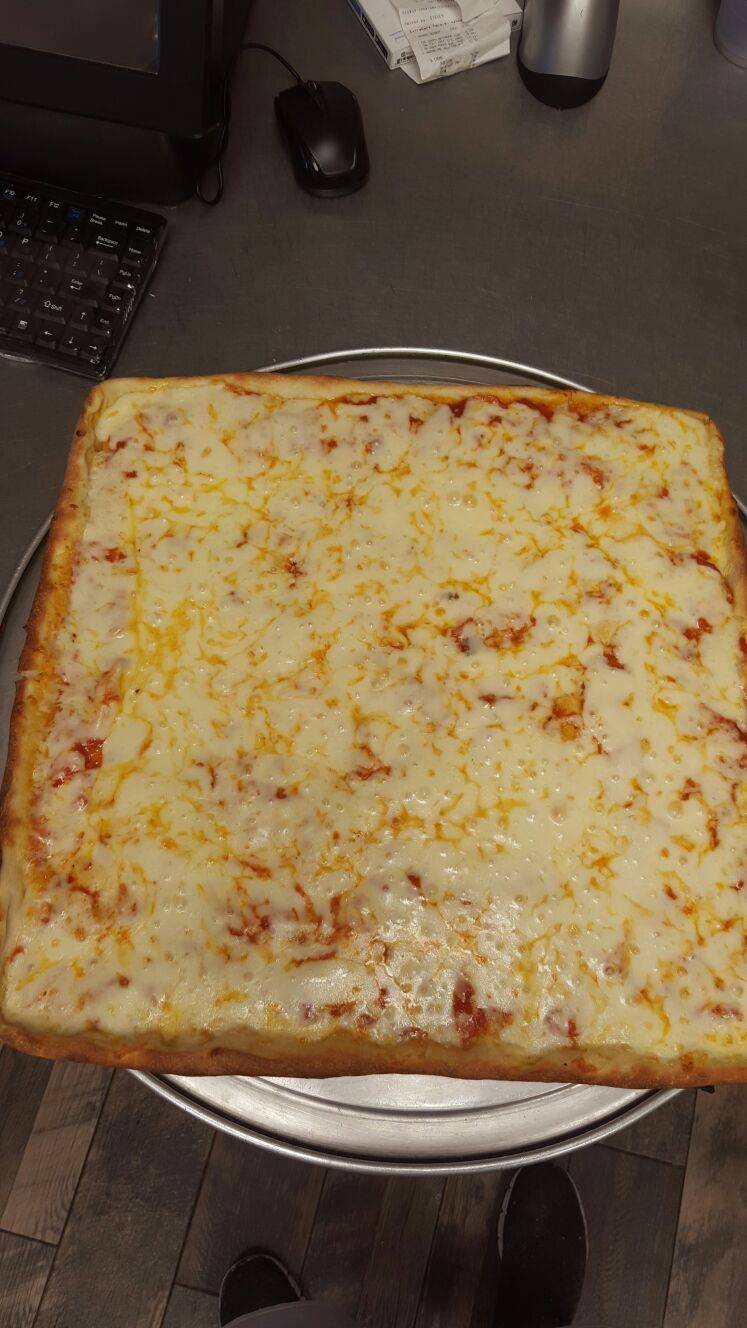 Isabellas Pizza | restaurant | 142 Connetquot Ave, East Islip, NY 11730, USA | 6312242699 OR +1 631-224-2699