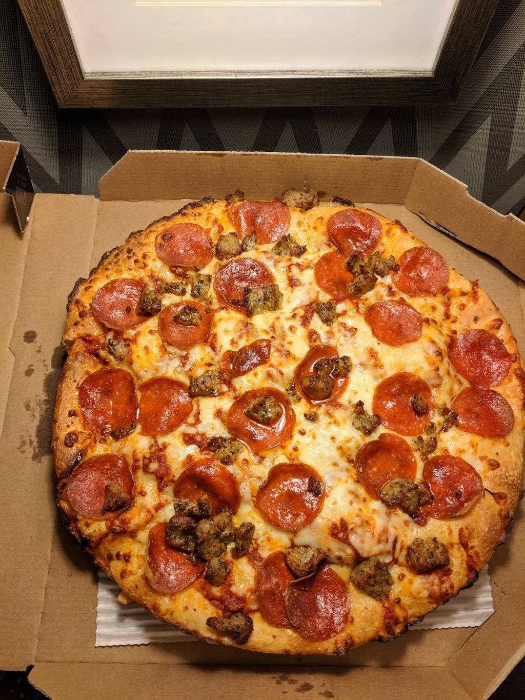 Dominos Pizza | meal delivery | 1948 E Eldorado St, Decatur, IL 62521, USA | 2174294155 OR +1 217-429-4155