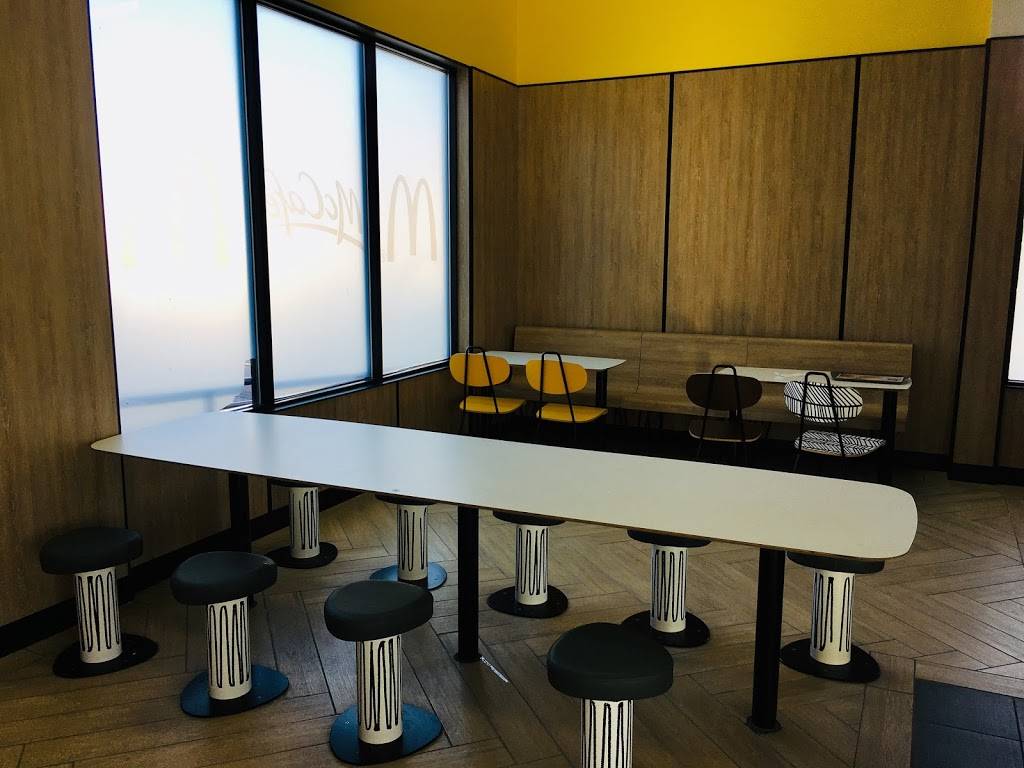McDonalds | cafe | 8620 W Cheyenne Ave, Las Vegas, NV 89129, USA | 7029985001 OR +1 702-998-5001