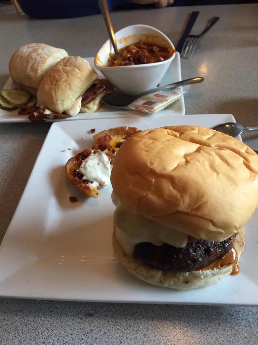 Re-Petes Saloon & Grill | restaurant | 300 Gebhardt Rd, Black River Falls, WI 54615, USA | 7152843322 OR +1 715-284-3322