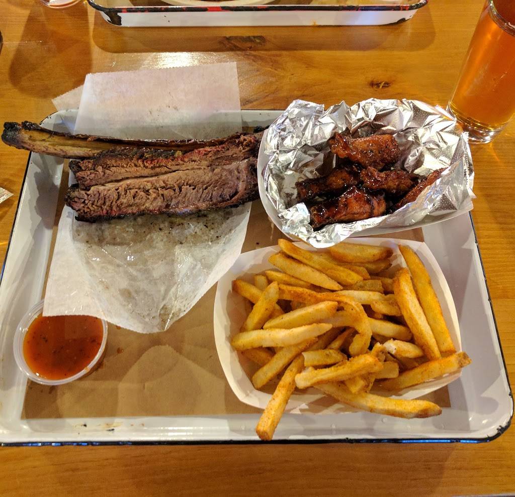 Stiles Switch BBQ | restaurant | 6610 N Lamar Blvd, Austin, TX 78752, USA | 5123809199 OR +1 512-380-9199