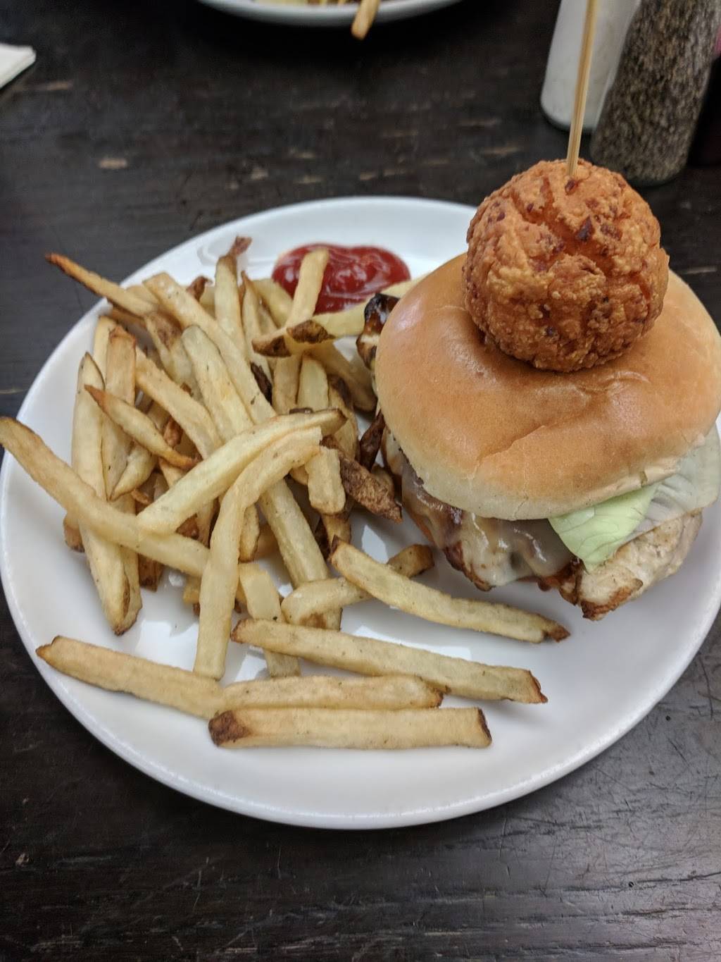 T.J. Stones | restaurant | 608 Montgomery St, Alexandria, VA 22314, USA | 7035481004 OR +1 703-548-1004