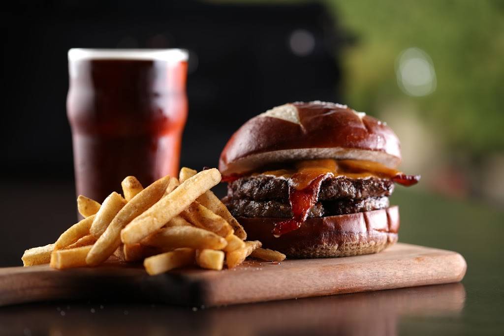 The Great Dane Pub & Brewing Company | restaurant | 123 E Doty St, Madison, WI 53703, USA | 6082840000 OR +1 608-284-0000