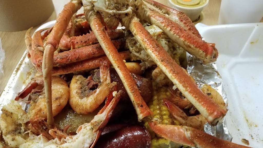 Straight Drop Seafood | restaurant | 4540 Fountain Dr, Wilmington, NC 28403, USA | 9103997530 OR +1 910-399-7530