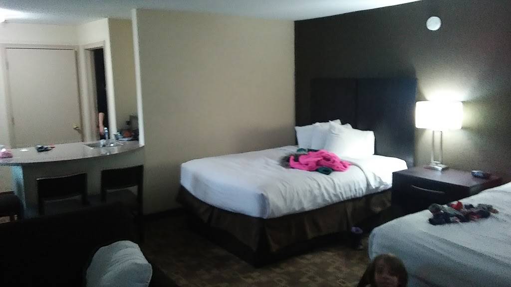 Kahler Apache Hotel and Water Park | restaurant | 1517 16th St SW, Rochester, MN 55902, USA | 5072898866 OR +1 507-289-8866