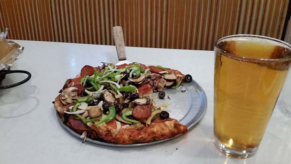 Round Table Pizza | meal delivery | 40 Raleys Town Centre, Rohnert Park, CA 94928, USA | 7075850555 OR +1 707-585-0555