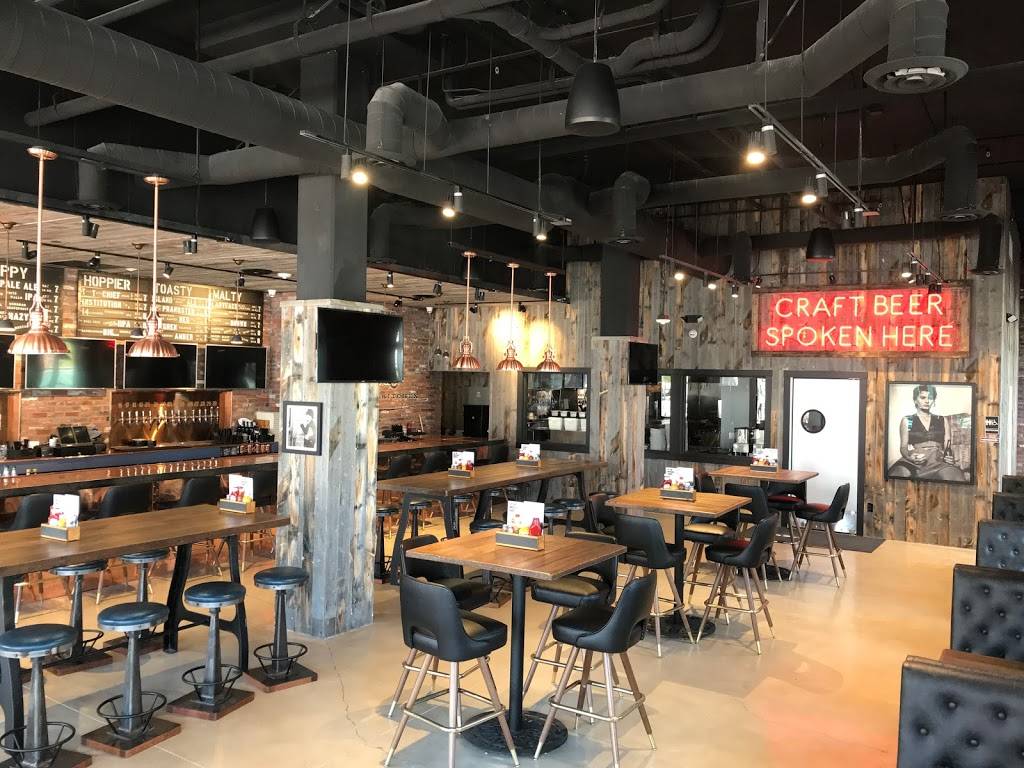 Finneys Crafthouse & Kitchen | restaurant | 35 State St a, Santa Barbara, CA 93101, USA | 8058453100 OR +1 805-845-3100