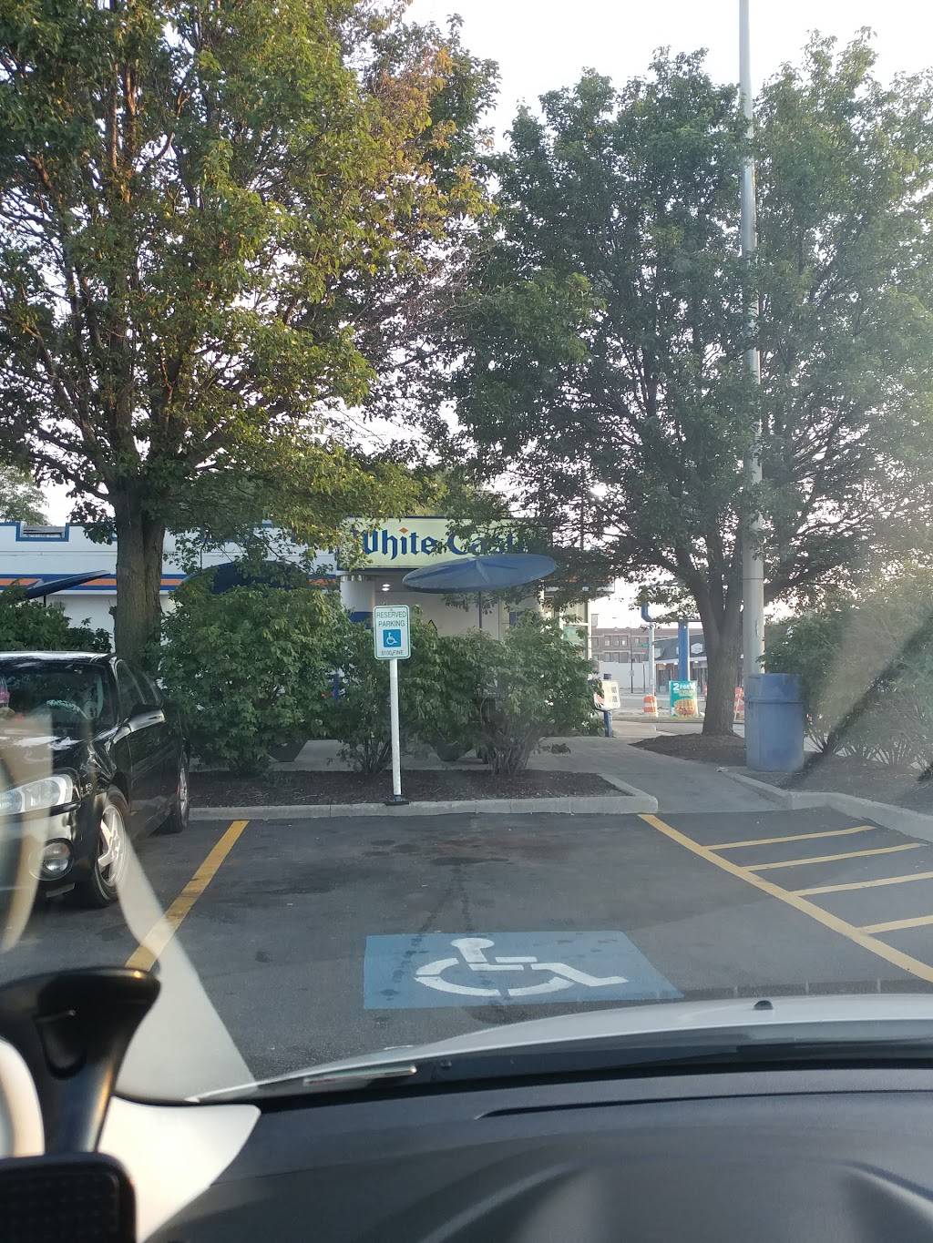 White Castle | restaurant | 1304 Broadway, Gary, IN 46407, USA | 2198821368 OR +1 219-882-1368