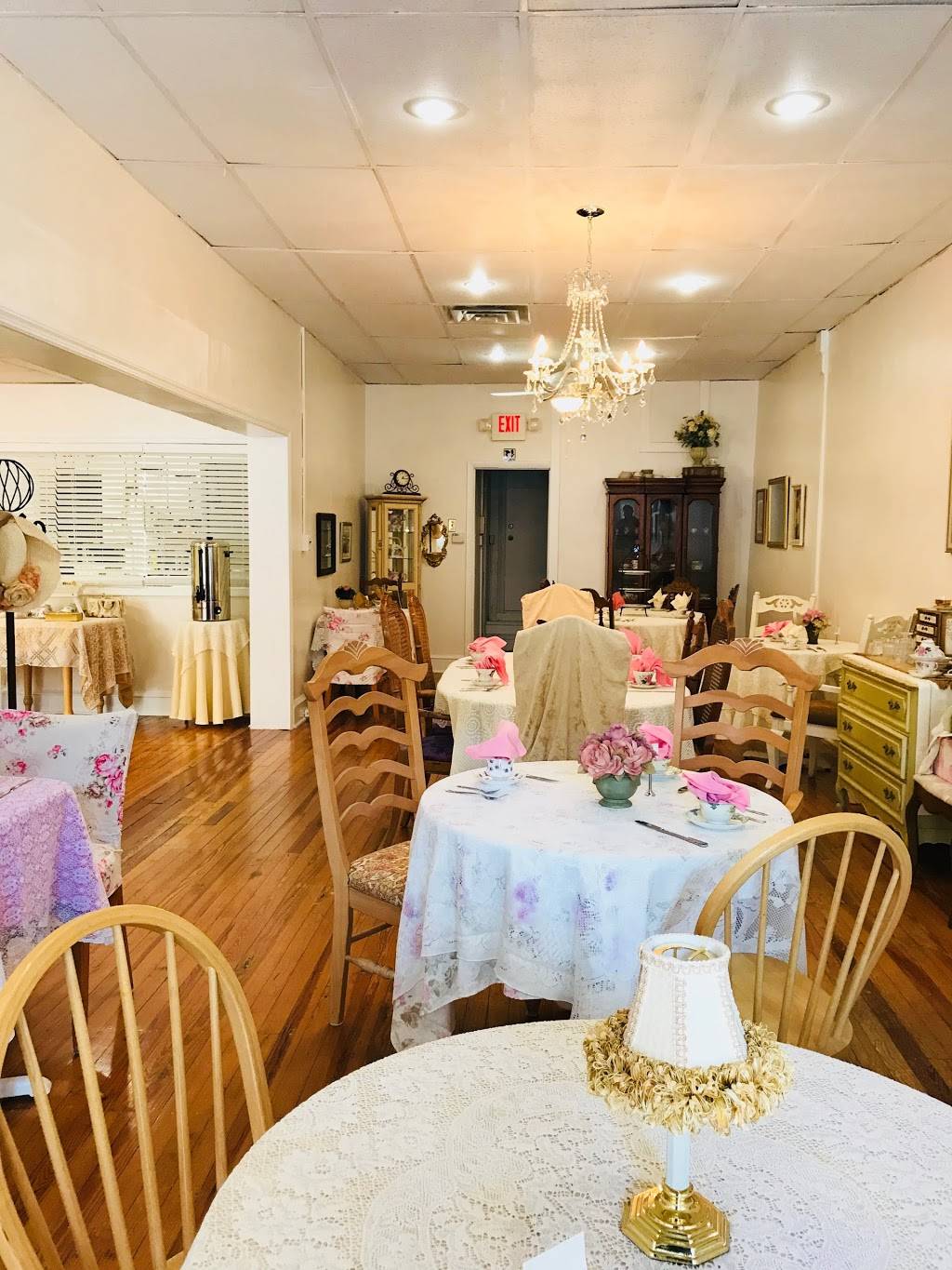 Nutty Duchess Tearoom | restaurant | 807-809 Haddon Ave, Collingswood, NJ 08108, USA | 6093153376 OR +1 609-315-3376