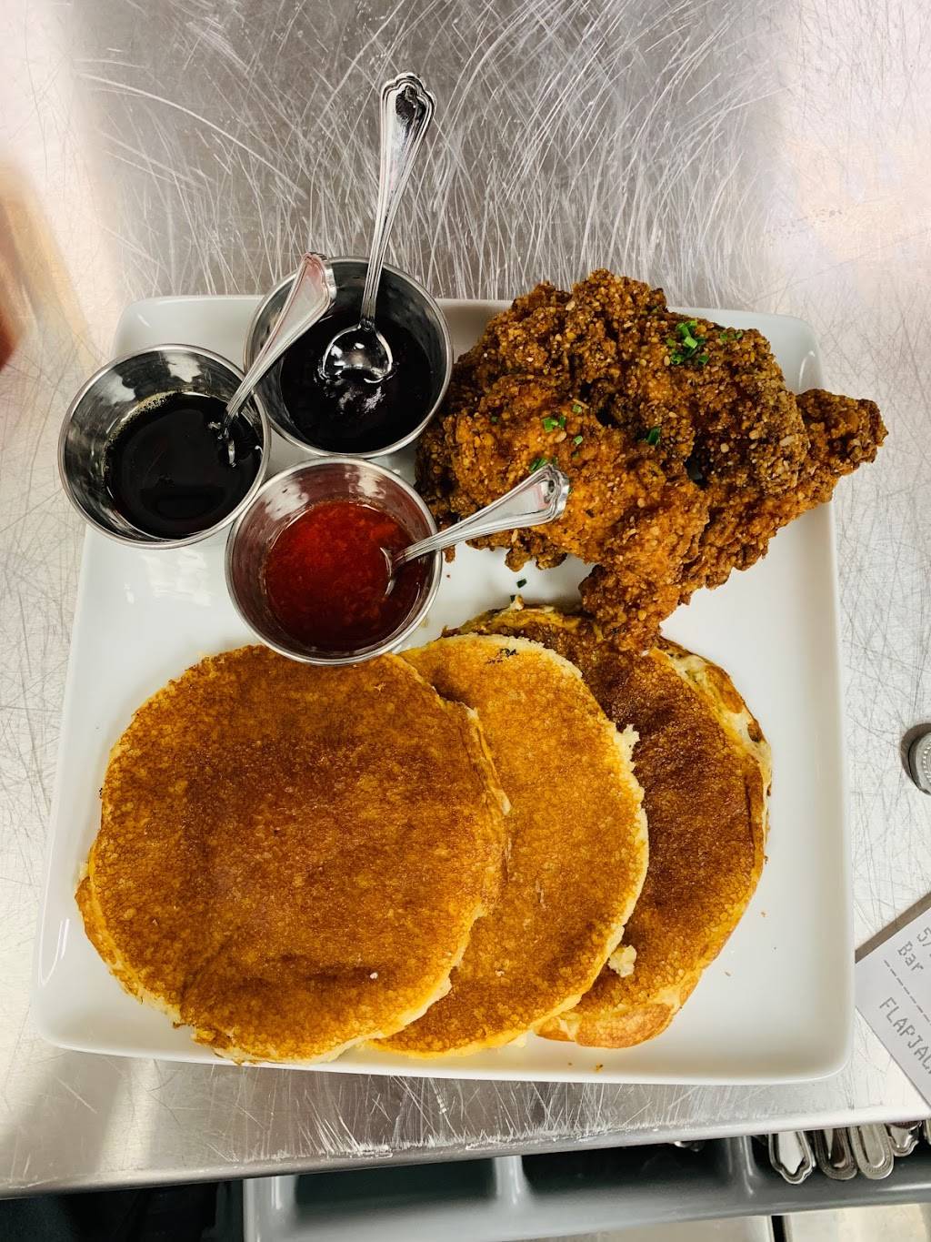 Mahoneys Texish Bar & Restaurant | restaurant | 24 Waterway Ave Suite 100, The Woodlands, TX 77380, USA | 8326635228 OR +1 832-663-5228