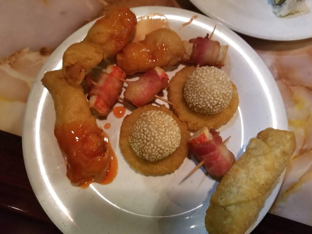 Hibachi Grill & Supreme Buffet | restaurant | 240 Town Center Ln, Glendale Heights, IL 60139, USA | 6302959168 OR +1 630-295-9168