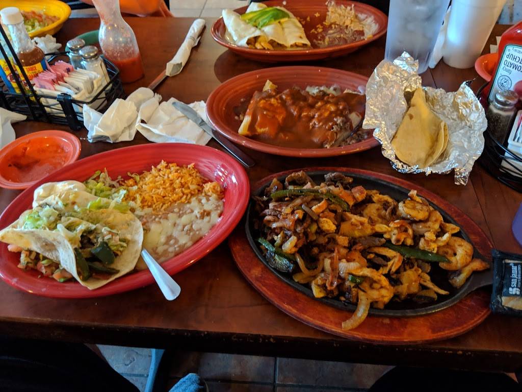 El Maguey | restaurant | 102 S Buckner Tarsney Rd, Grain Valley, MO 64029, USA | 8164432794 OR +1 816-443-2794