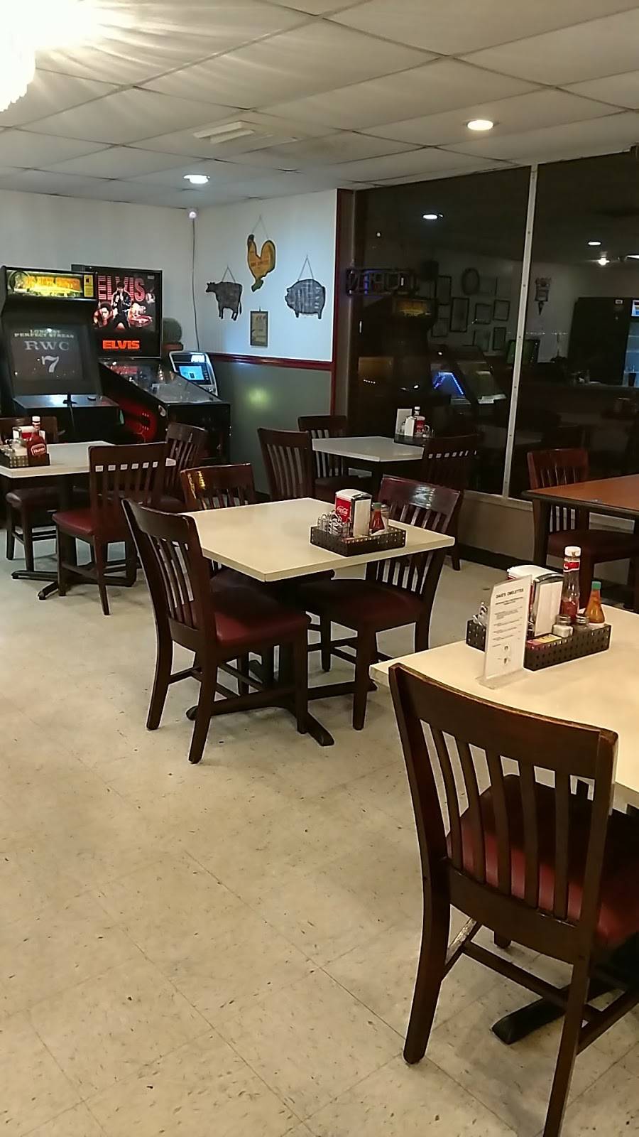 Daves Diner | restaurant | 2823 High Ridge Blvd, High Ridge, MO 63049, USA | 6366717249 OR +1 636-671-7249